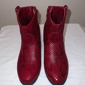True Craft Red Faux Snakeskin Ankle Boots 6M New